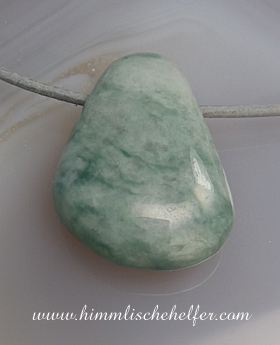 jadeit_011013_edelsteine_mineralien_schmuck.jpg